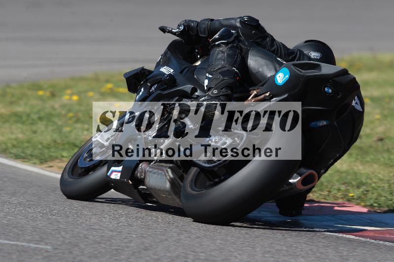 /Archiv-2022/08 17.04.2022 Speer Racing ADR/Gruppe rot/backside